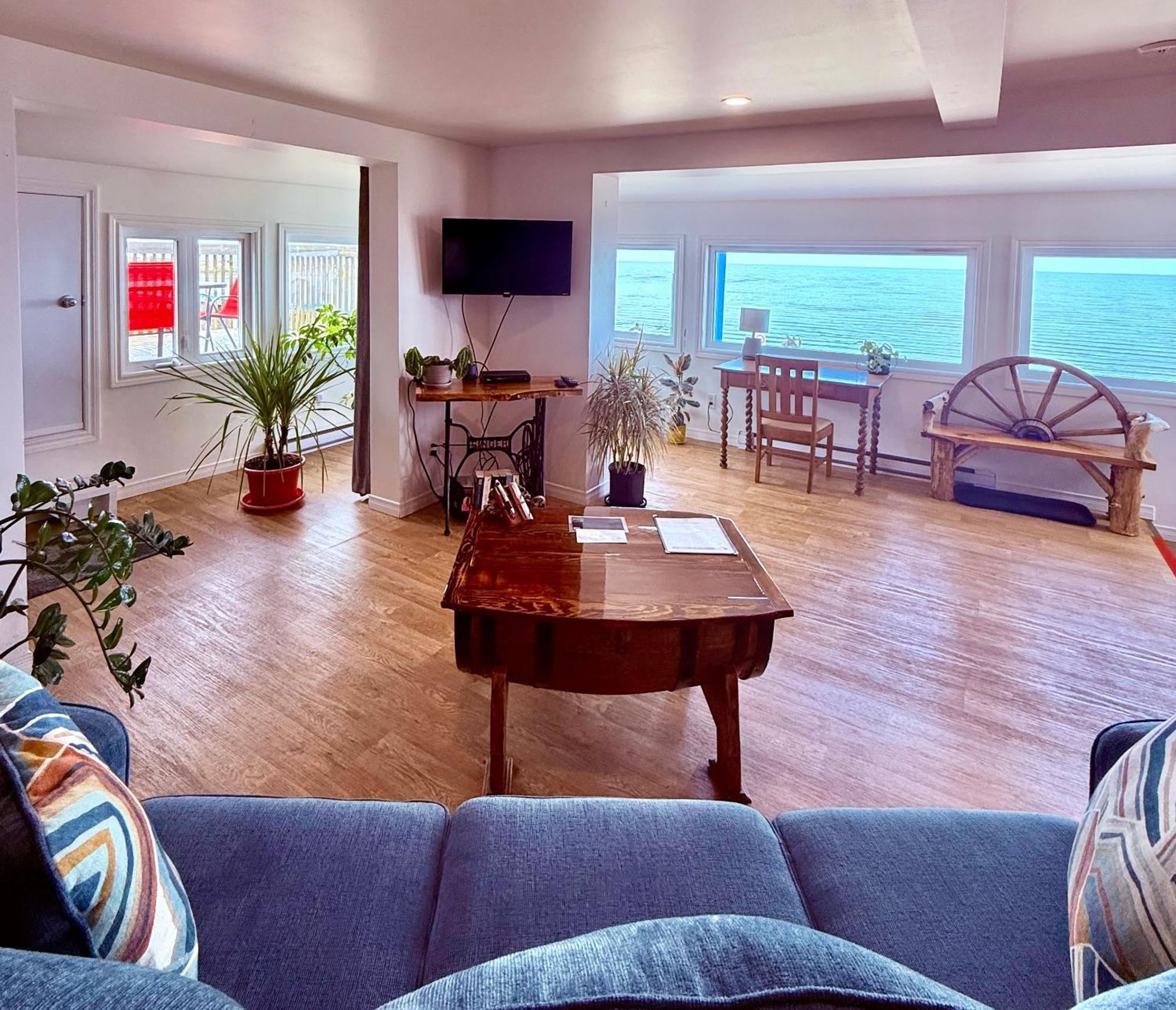 L'Appat Buvette Et Couchette De Sainte-Luce - Appartements De Vacances Modernes, Calmes Et Ressourcant Sur Le Fleuve Exterior photo